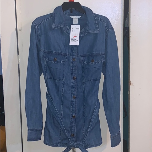 H&M Tops - H&M denim button down top with belt